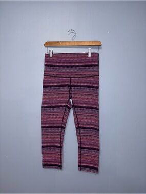 Lululemon | Printed Cropped Leggings | Size 8